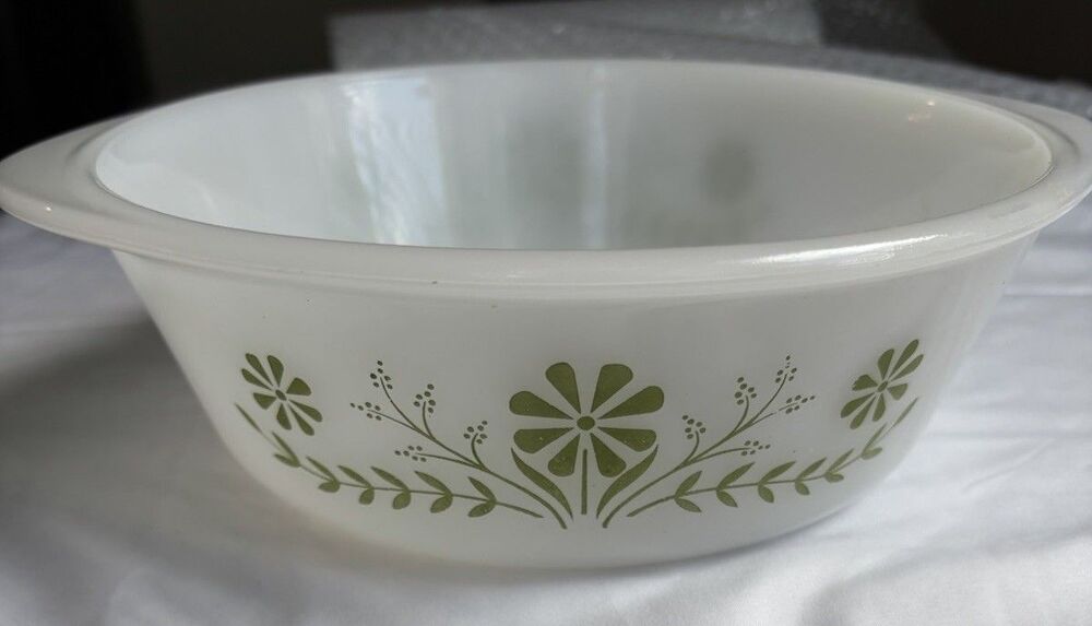 Vintage Glasbake GREEN DAISY 2qt Round Casserole Baking Dish J514 Milk Glass USA